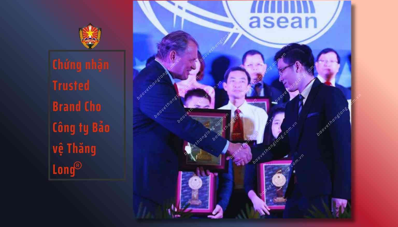 bao-ve-thang-long-nhan-bang-khen